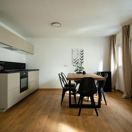 Oldtown Studio Apartment With 2 Bathrooms Düsseldorf Exterior foto